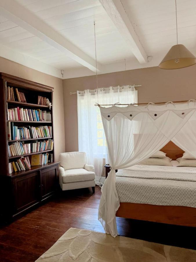 Habitation La Reine Du Camp Chambres D'Hotes Сейнт Клод Екстериор снимка